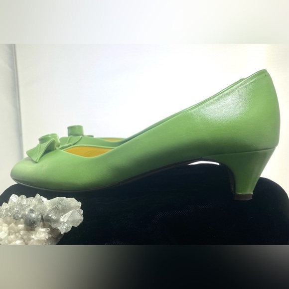 🖤 Lulu Guinness 🖤 Grass Green Leather Peep Toe Kitten Low Heels 39 8 1/2 Spain - Picture 3 of 6